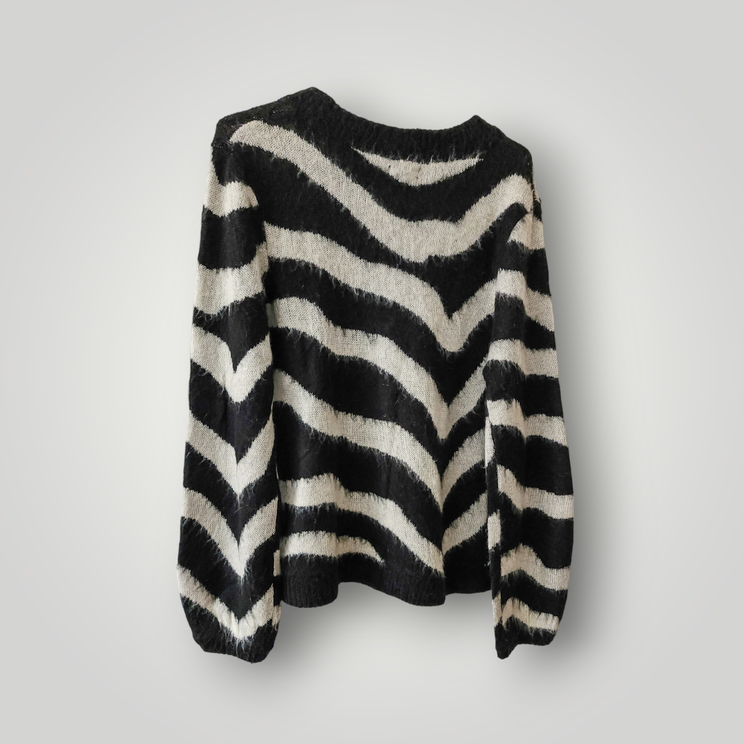 Who What Where Black and White Sweater, Size XXL